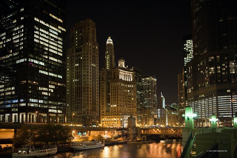 20081030_224318 D3 2x3 P1 srgb.jpg - Michigan Ave Bridge